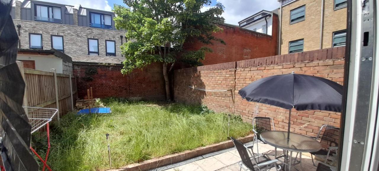 Comfy Fenia Stay Londres Exterior foto