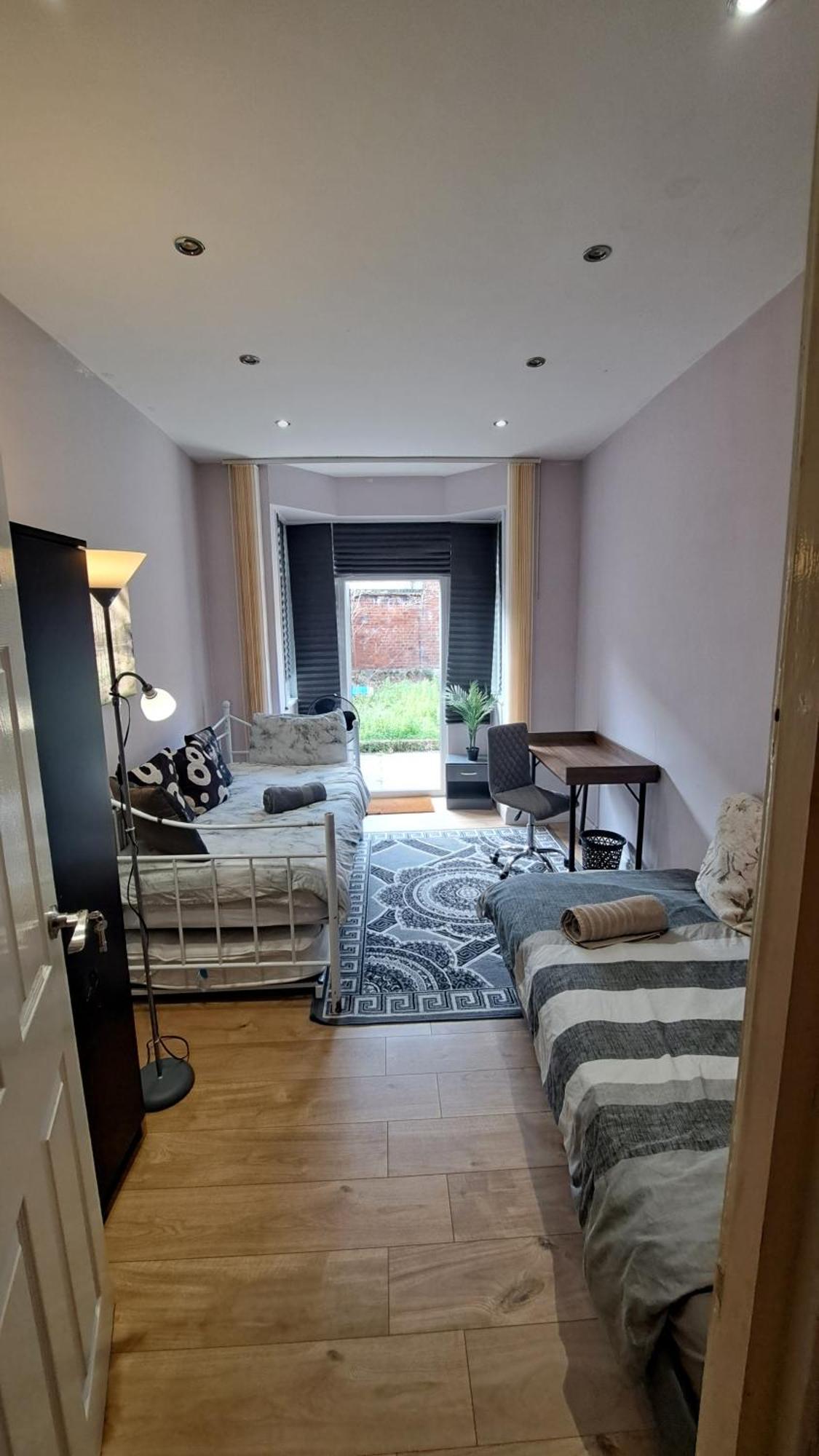 Comfy Fenia Stay Londres Exterior foto