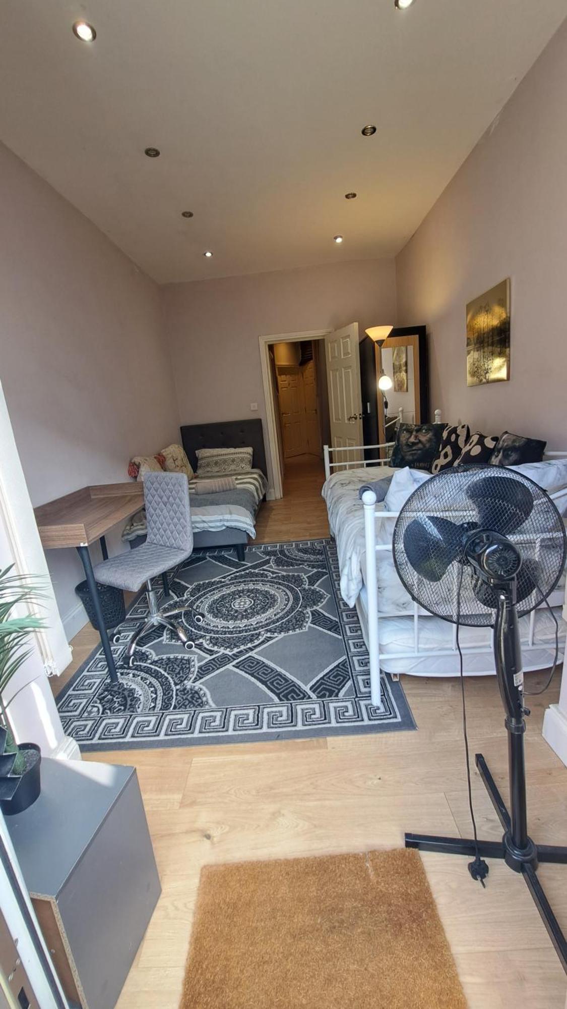 Comfy Fenia Stay Londres Exterior foto